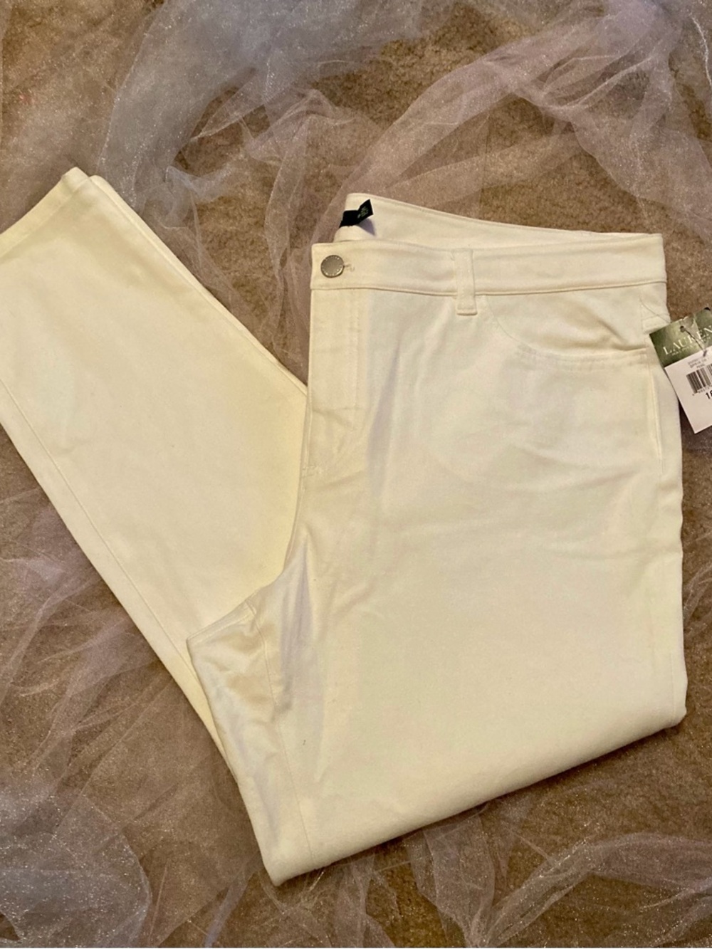 NWT White Slim Leg Jeans - Classic Clean Look